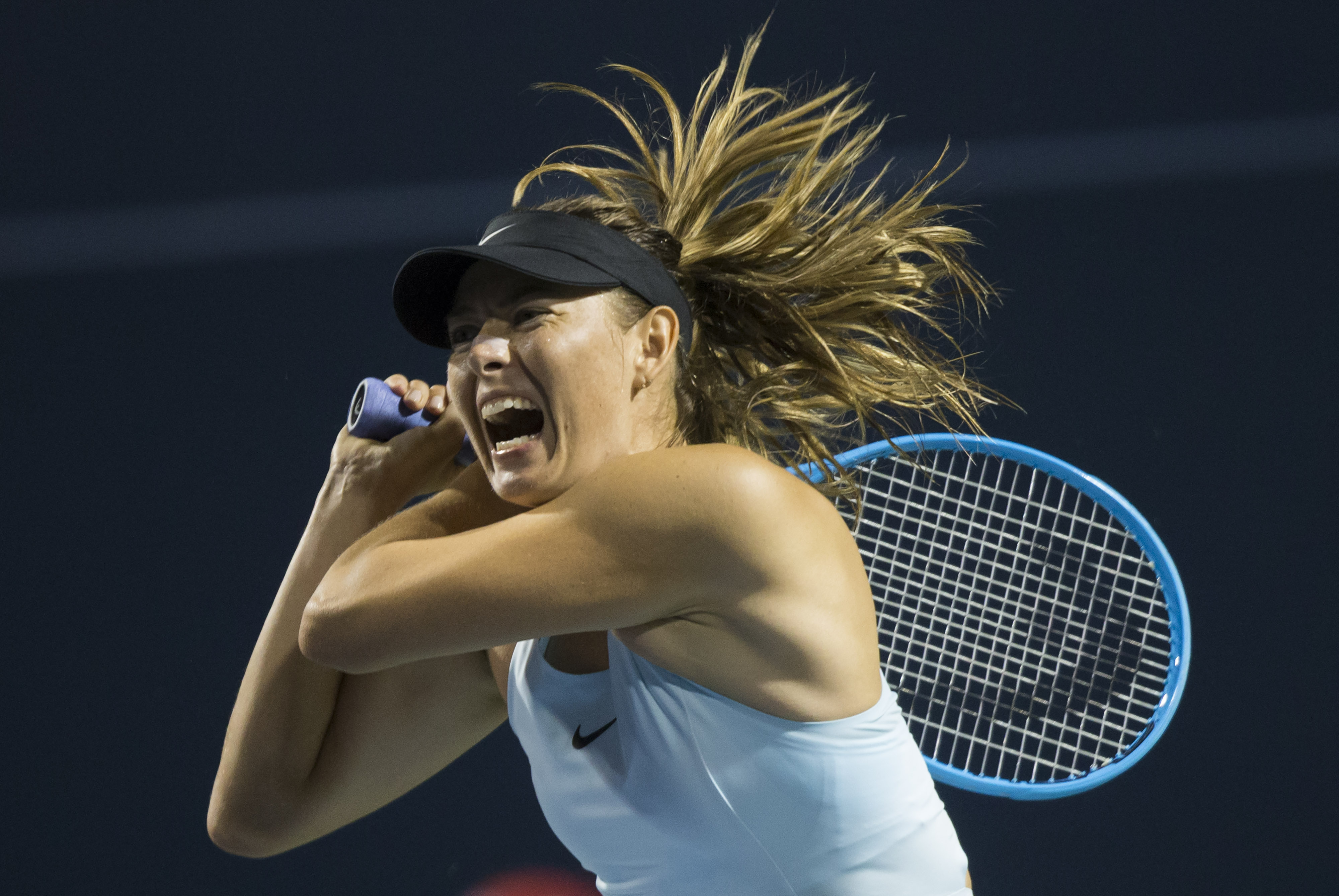 爱游戏服务莎拉波娃回归赛场，挺进下一轮首场状态亮眼，加拿大队观众沸腾！的简单介绍